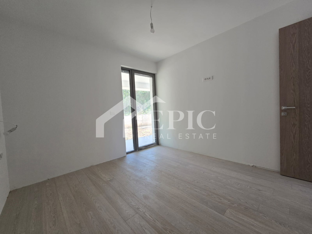 EKSKLUZIVNO STANOVANJE 500 M OD MORJA - POPOLNA PRILOŽNOST ZA ŽIVLJENJE ALI POČITNICE