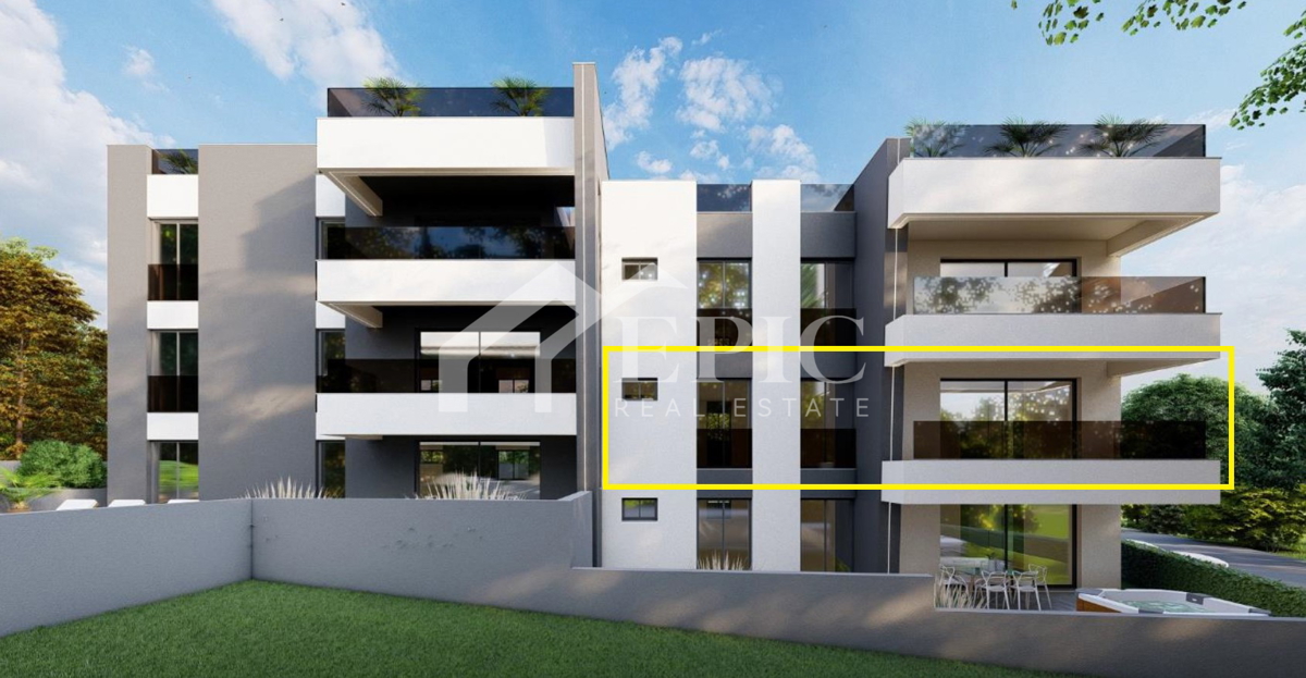 TROPROSTORSKO STANOVANJE 130 METROV OD PLAŽE