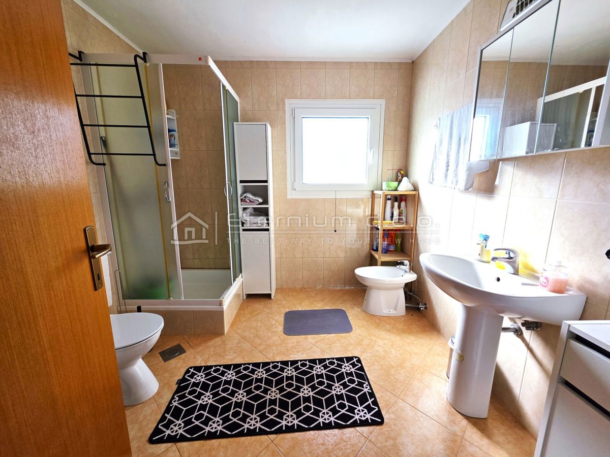 BREGI NAD OPATIJO – POGLED NA MORJE – DOM IN INVESTICIJA V ENEM