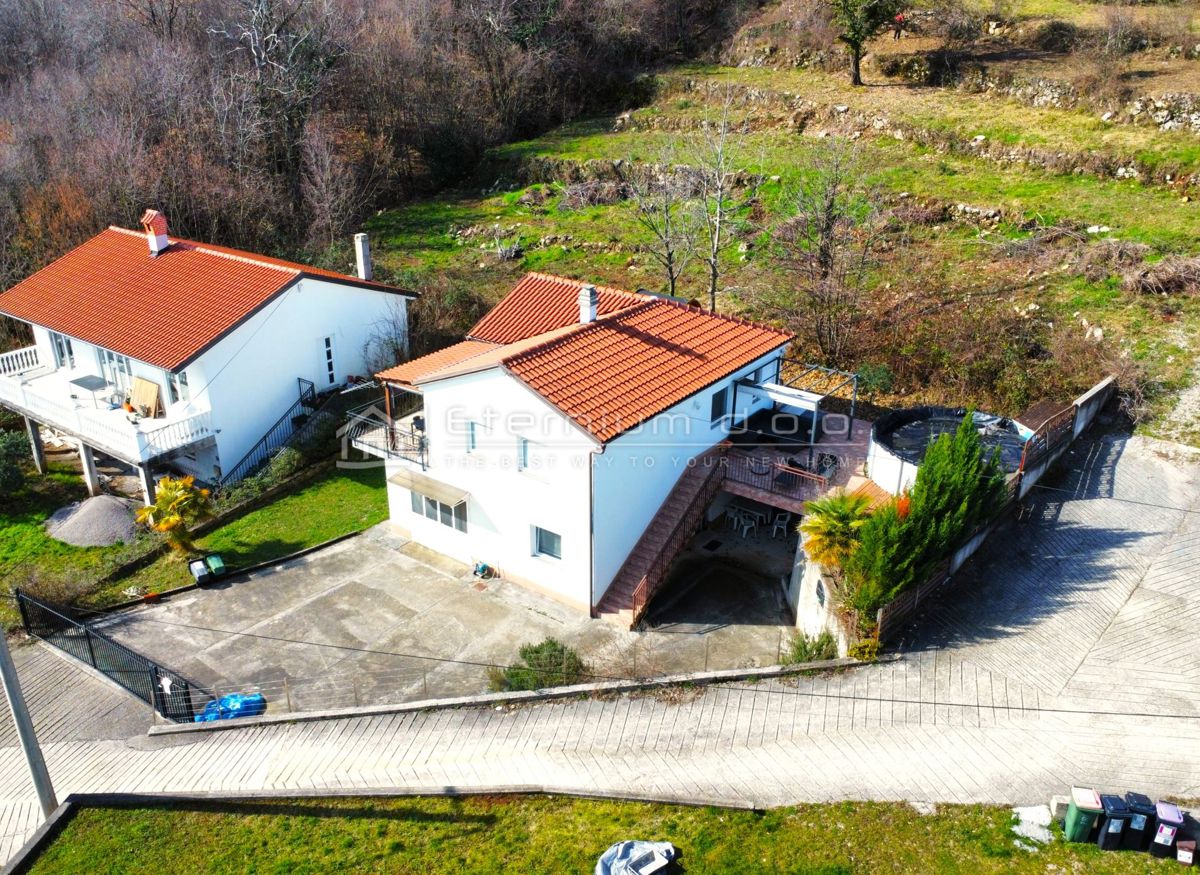 BREGI NAD OPATIJO – POGLED NA MORJE – DOM IN INVESTICIJA V ENEM