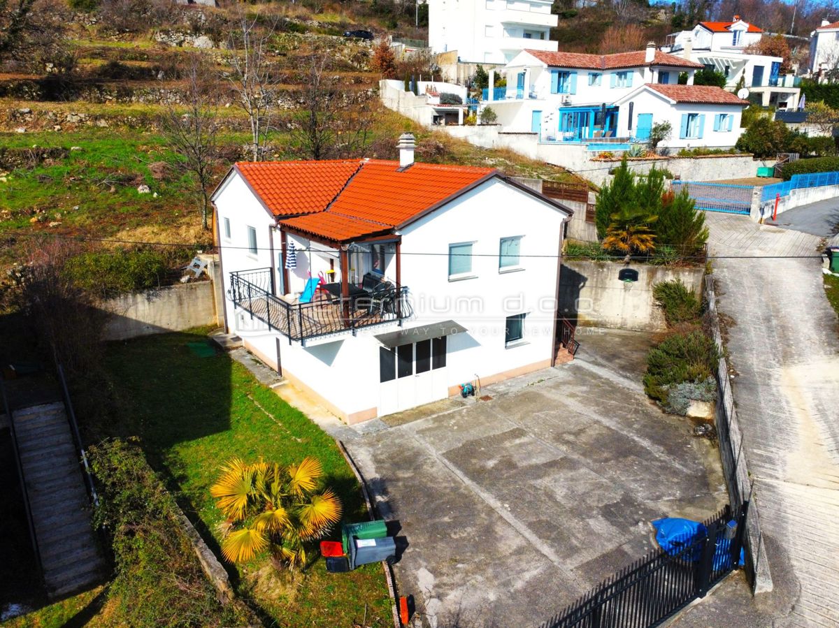 BREGI NAD OPATIJO – POGLED NA MORJE – DOM IN INVESTICIJA V ENEM