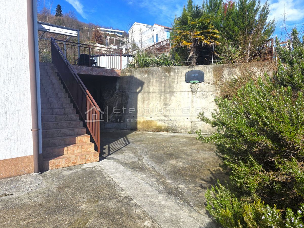 BREGI NAD OPATIJO – POGLED NA MORJE – DOM IN INVESTICIJA V ENEM