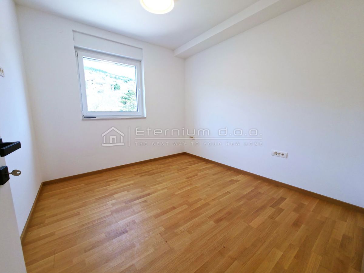 DRAMALJ – LUKSUZEN PENTHOUSE + 140 m² KROVNE TERASE – PANORAMA MORJA