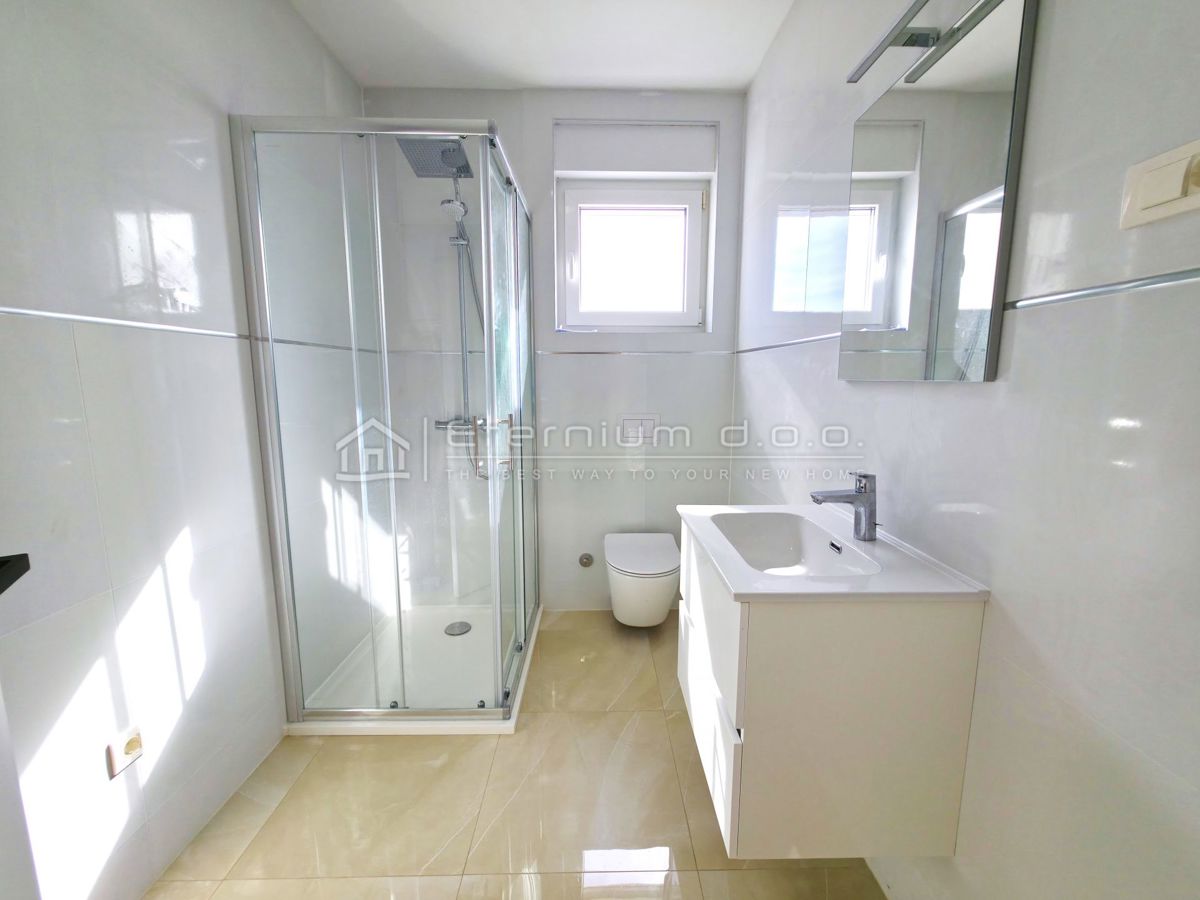 DRAMALJ – LUKSUZEN PENTHOUSE + 140 m² KROVNE TERASE – PANORAMA MORJA