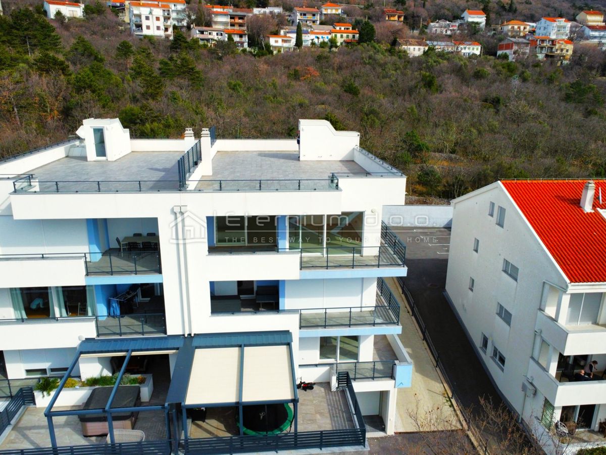 DRAMALJ – LUKSUZEN PENTHOUSE + 140 m² KROVNE TERASE – PANORAMA MORJA