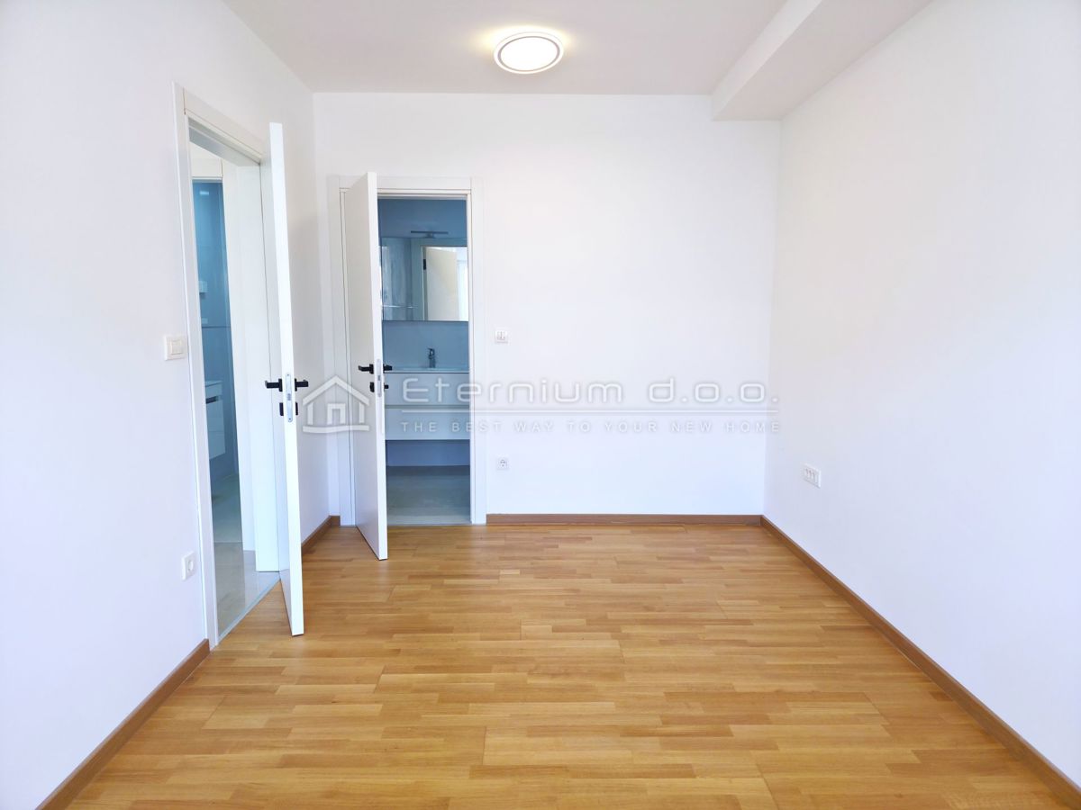 DRAMALJ – LUKSUZEN PENTHOUSE + 140 m² KROVNE TERASE – PANORAMA MORJA