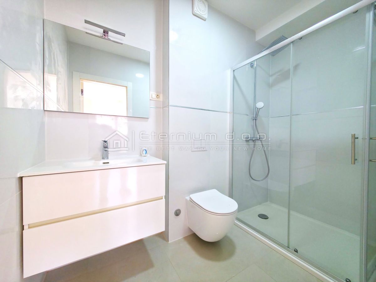 DRAMALJ – LUKSUZEN PENTHOUSE + 140 m² KROVNE TERASE – PANORAMA MORJA