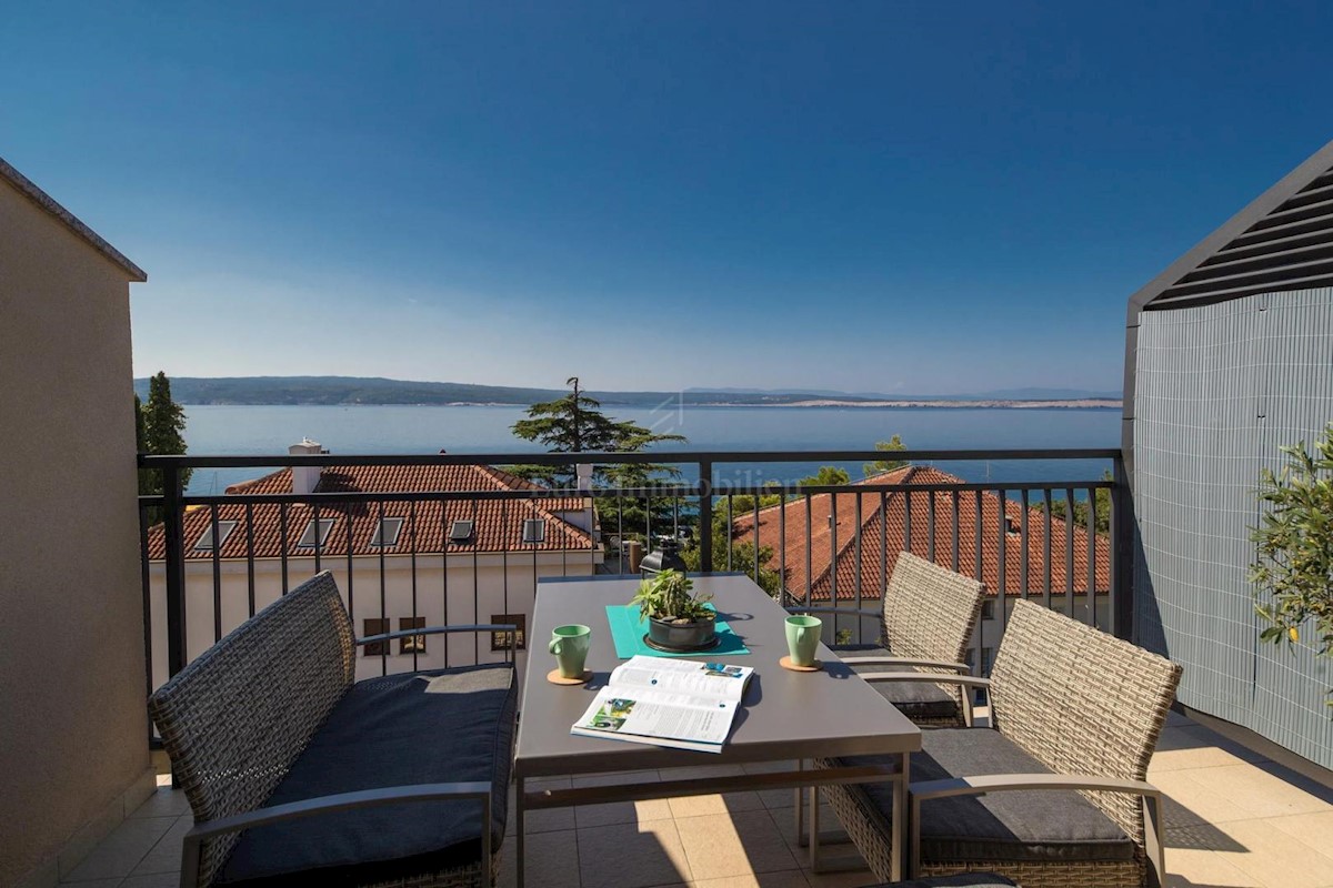 Crni mol penthouse dva stanovanja, Crikvenica