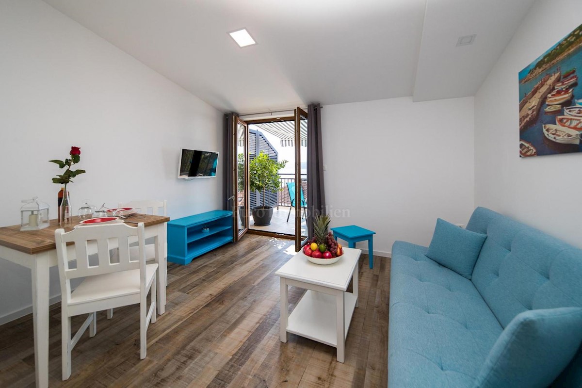 Crni mol penthouse dva stanovanja, Crikvenica