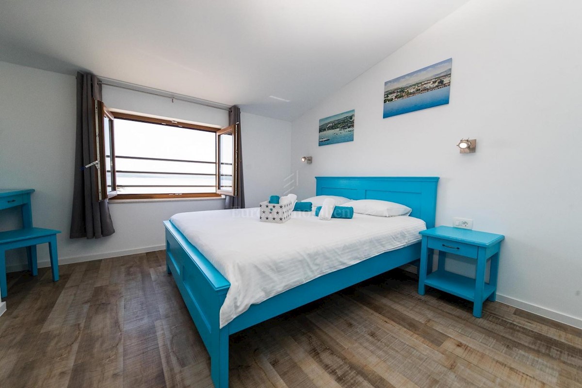 Crni mol penthouse dva stanovanja, Crikvenica