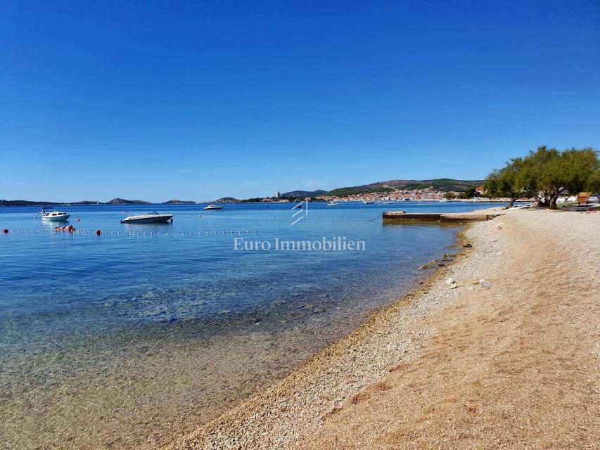 Luksuzno stanovanje prva vrsta do plaže - Srima