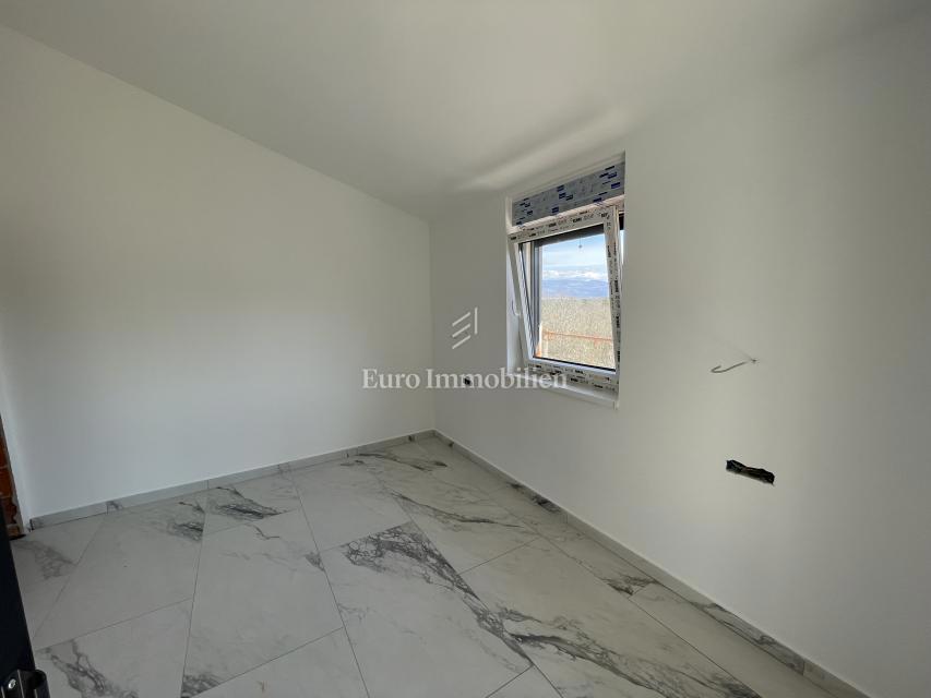 Apartma v drugem nadstropju - novogradnja okolica Dobrinja 