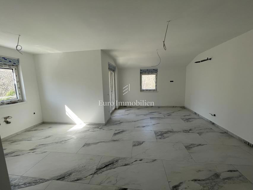 Apartma v drugem nadstropju - novogradnja okolica Dobrinja 