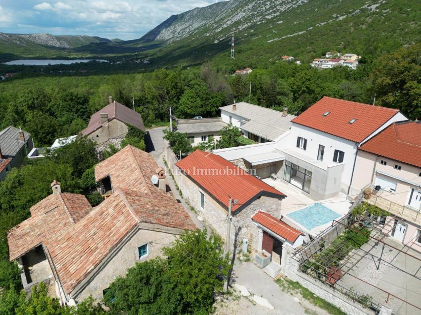 Tribalj - hiša v primorskem stilu
