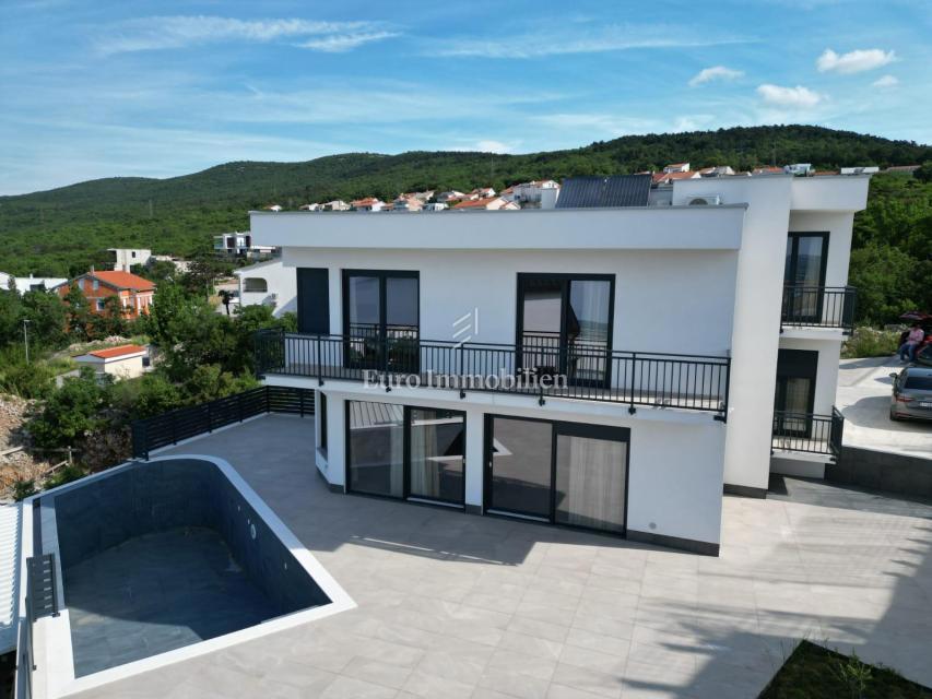 Crikvenica hiša z bazenom