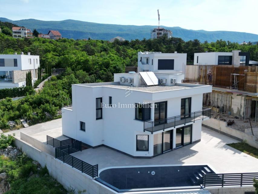 Crikvenica hiša z bazenom