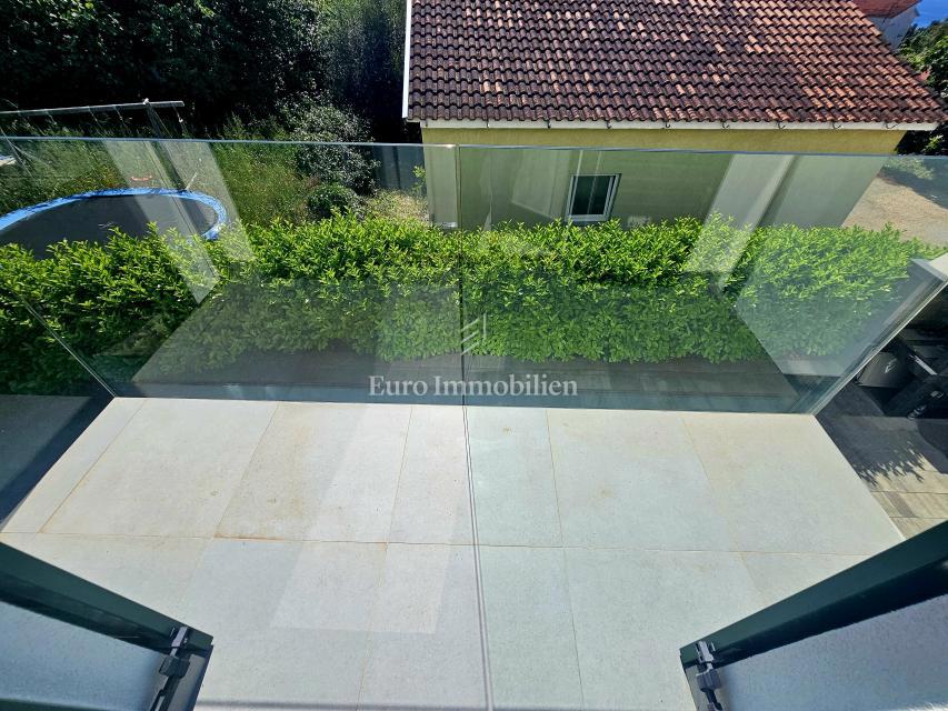 Sodoben apartma na odlični lokaciji - Malinska