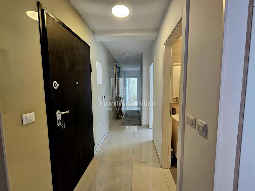 Sodoben apartma na odlični lokaciji - Malinska