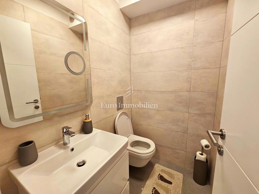 Sodoben apartma na odlični lokaciji - Malinska
