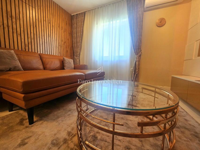 Sodoben apartma na odlični lokaciji - Malinska