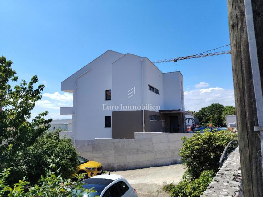 Dramalj dvoetažno stanovanje v novogradnji