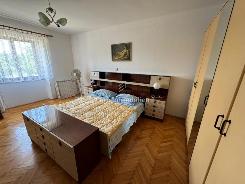 Kamnita hiša blizu Labina