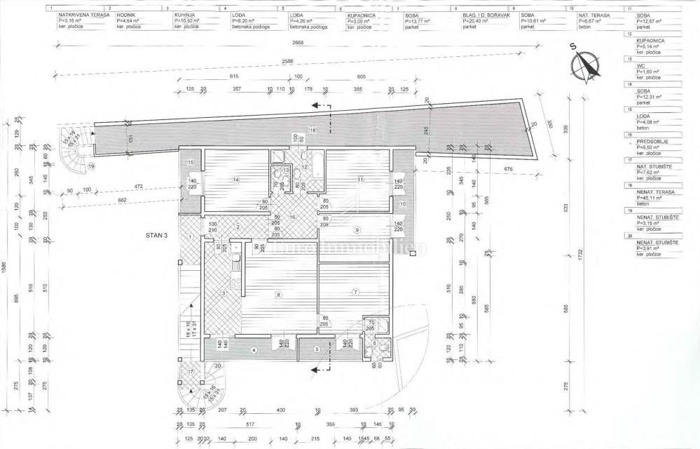 Hiša s 6 apartmaji in pomožnim objektom