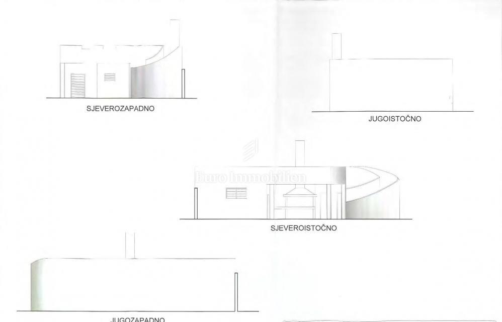 Hiša s 6 apartmaji in pomožnim objektom