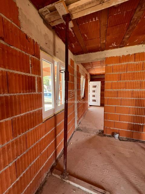 Hiša z dvema apartmajema - Sukosan