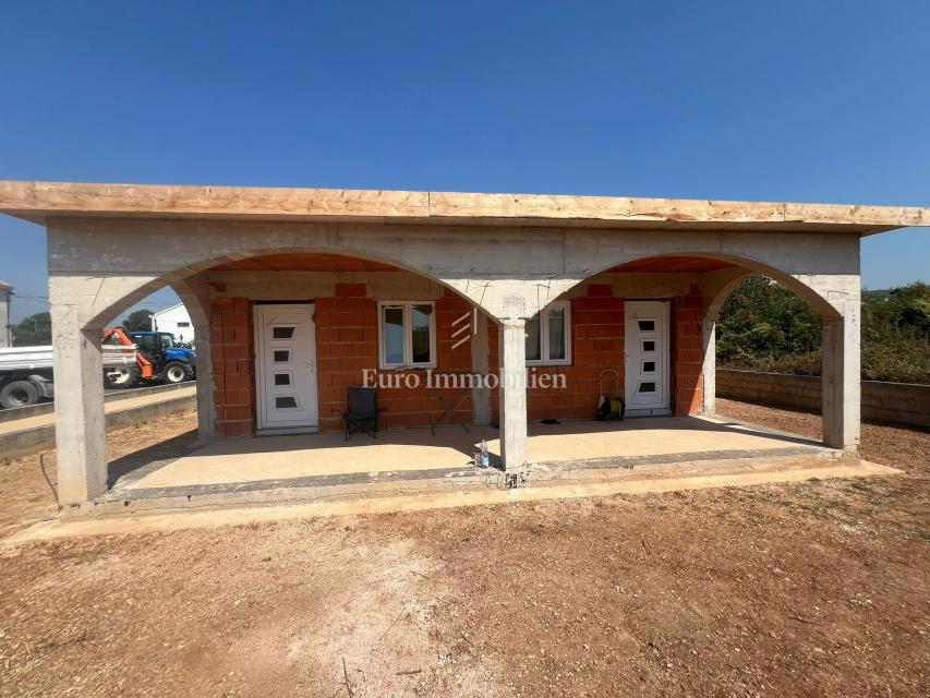Hiša z dvema apartmajema - Sukosan