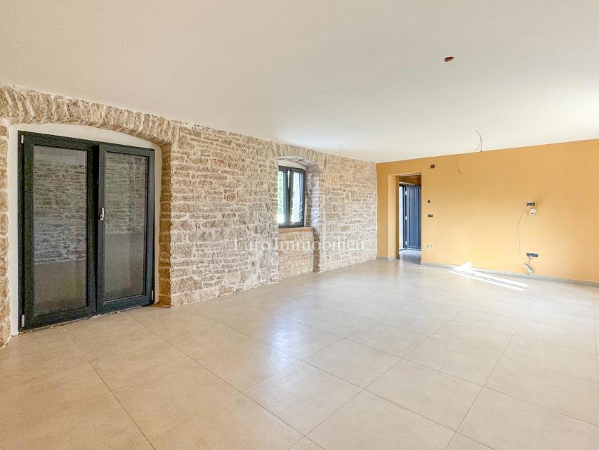Kamnita hiša z 2000 m2 vrta - Istra