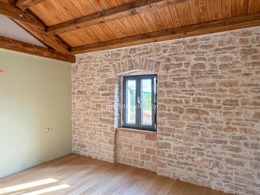 Kamnita hiša z 2000 m2 vrta - Istra