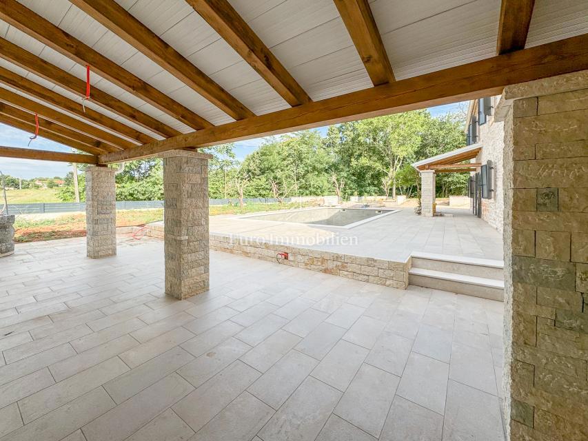 Kamnita hiša z 2000 m2 vrta - Istra