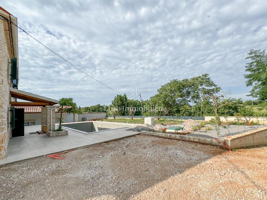 Kamnita hiša z 2000 m2 vrta - Istra