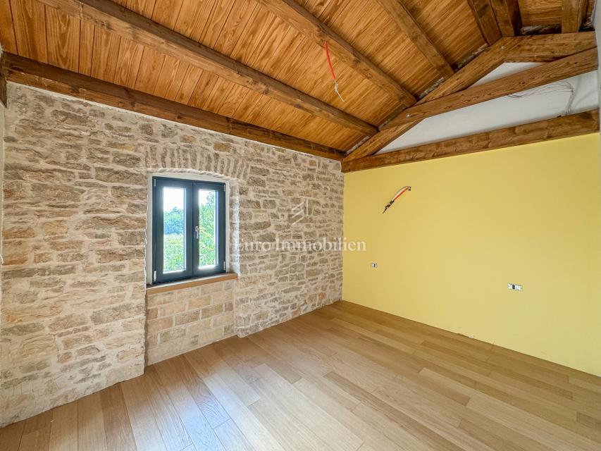 Kamnita hiša z 2000 m2 vrta - Istra