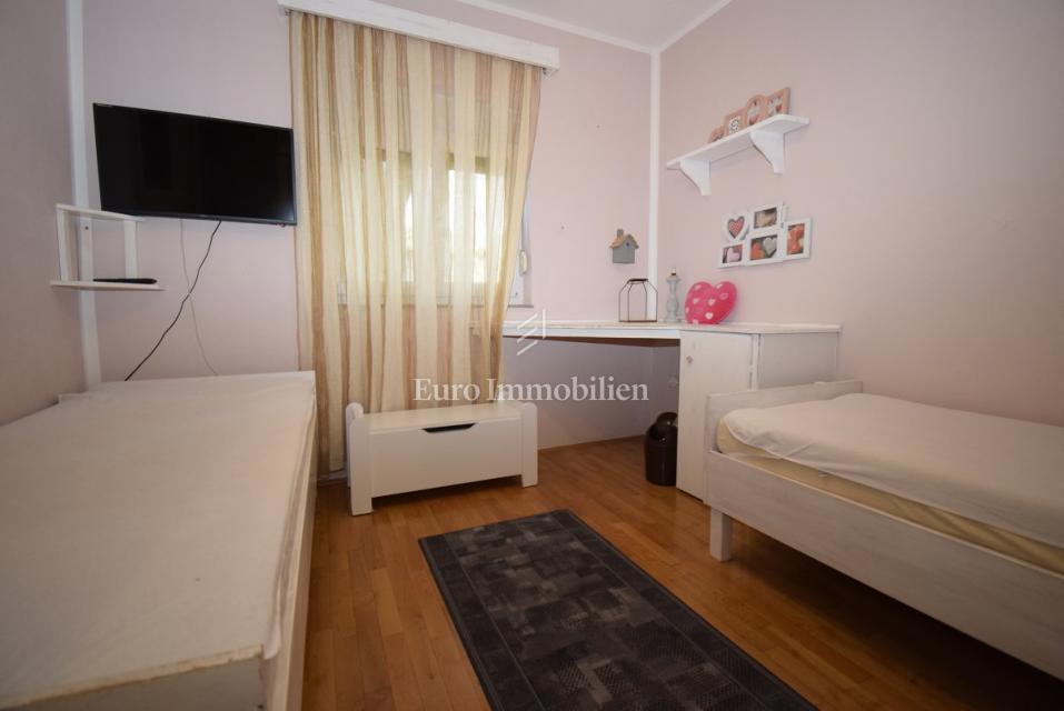 Podsolarsko - apartma v bližini plaže