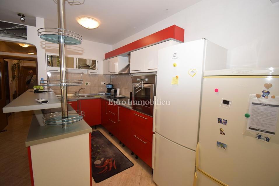 Podsolarsko - apartma v bližini plaže