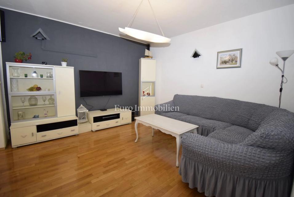 Podsolarsko - apartma v bližini plaže