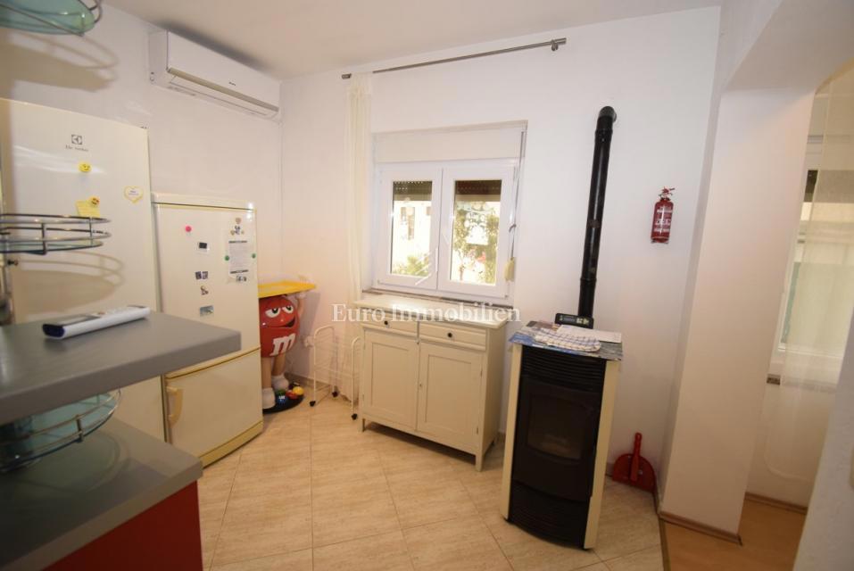 Podsolarsko - apartma v bližini plaže