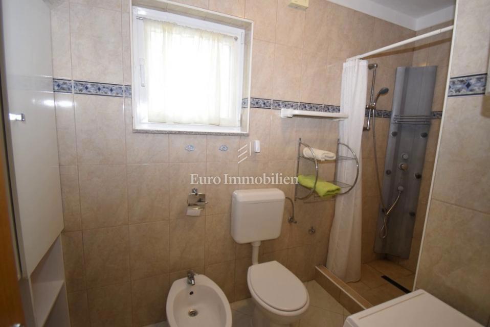 Podsolarsko - apartma v bližini plaže