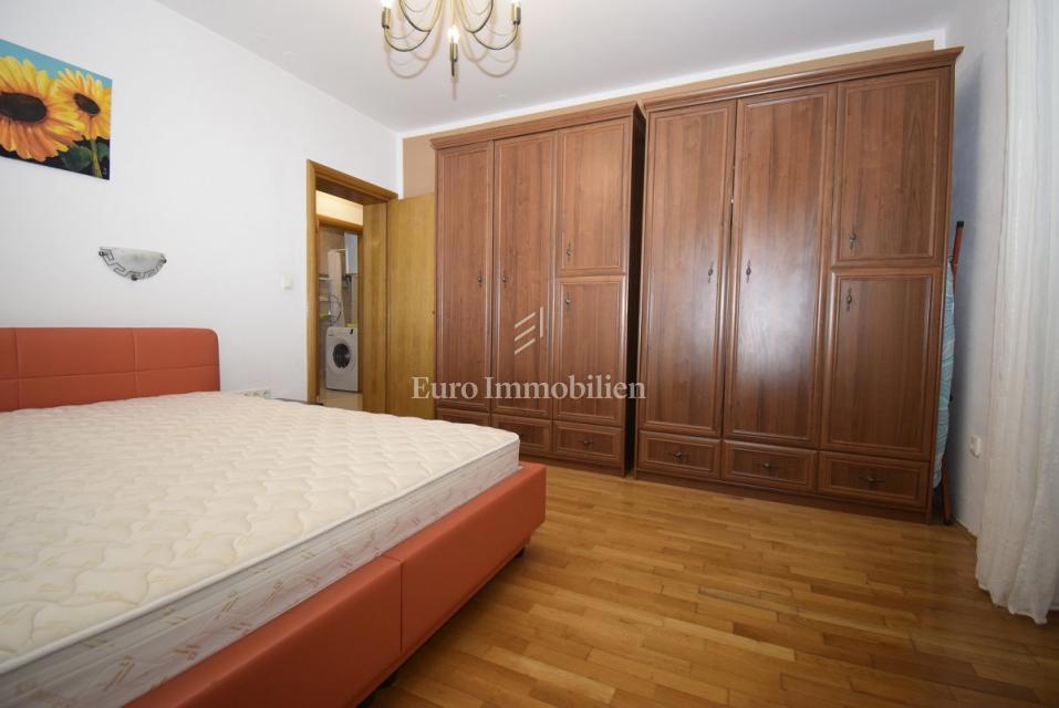 Podsolarsko - apartma v bližini plaže