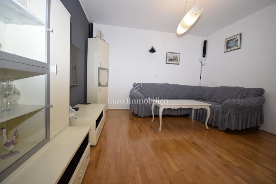 Podsolarsko - apartma v bližini plaže