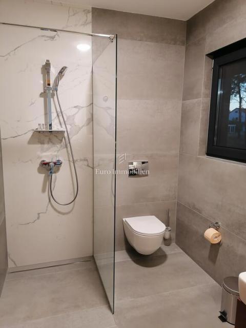 Vir, urbana apartmajska vila z bazenom