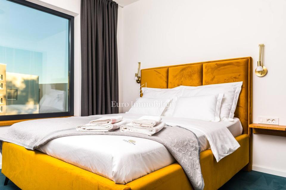 Vir, urbana apartmajska vila z bazenom