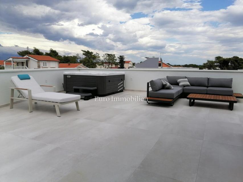 Vir, urbana apartmajska vila z bazenom