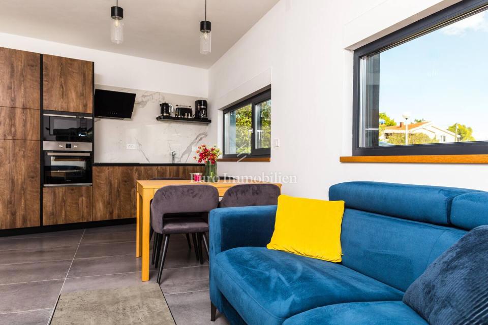 Vir, urbana apartmajska vila z bazenom