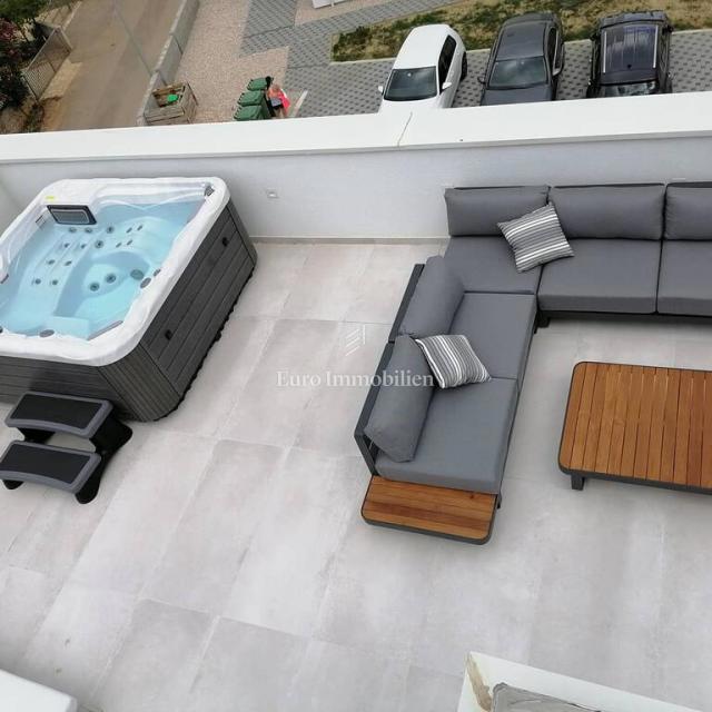 Vir, urbana apartmajska vila z bazenom