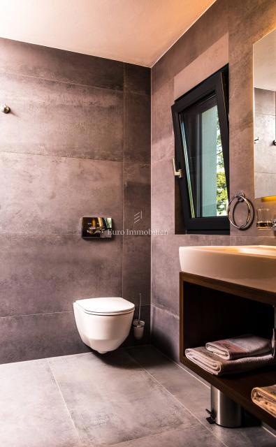 Vir, urbana apartmajska vila z bazenom