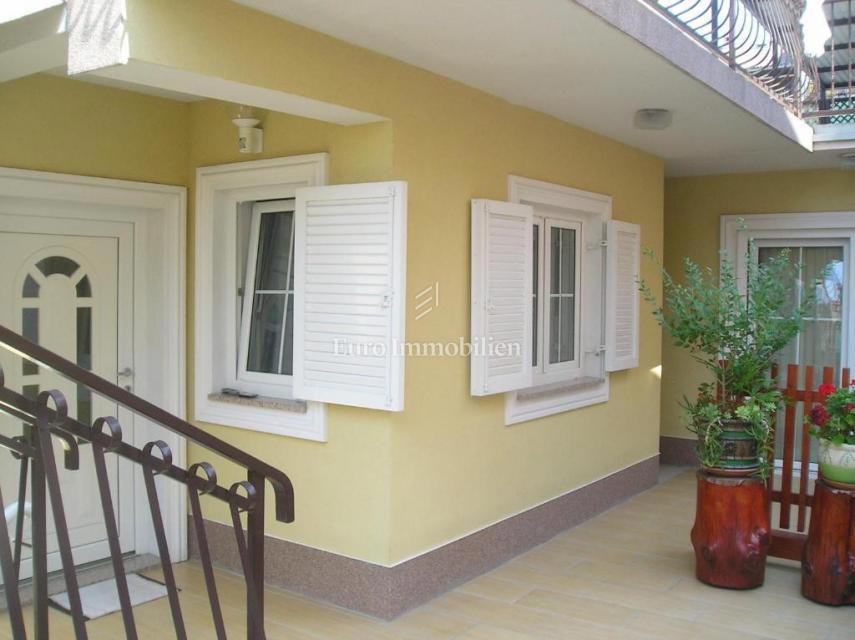  Hiša s 5 apartmaji - Crikvenica