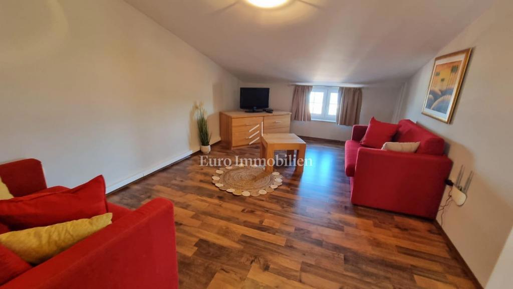 Investicijska priložnost – Apartmajska hiša z bazenom v Crikvenici